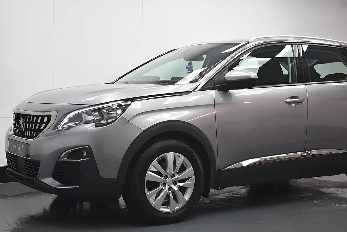 Used 2019 Peugeot 3008 Active Grey - Interior and Exterior details 3