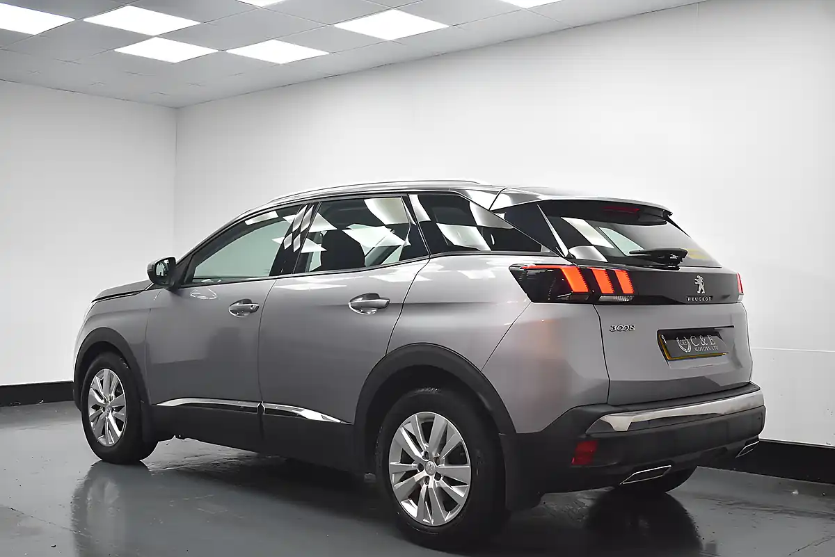 Used 2019 Peugeot 3008 Active Grey - Interior and Exterior details 4