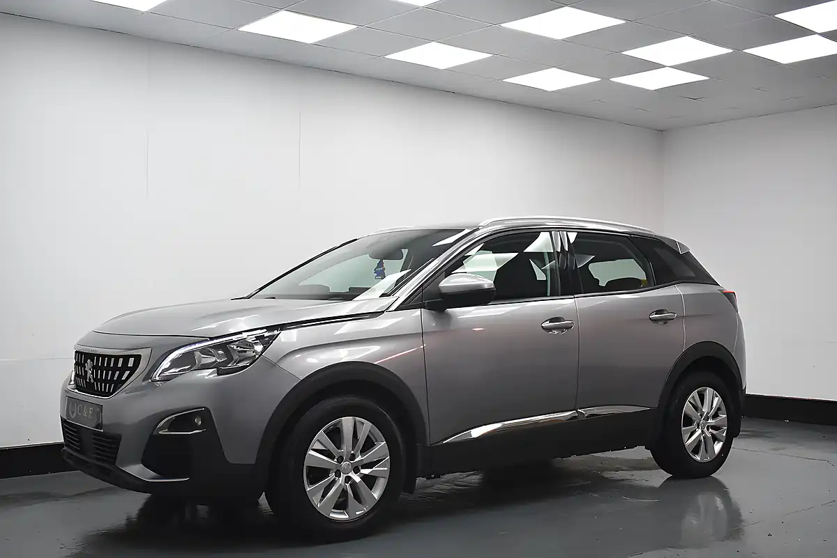 Used 2019 Peugeot 3008 Active Grey - Interior and Exterior details 5