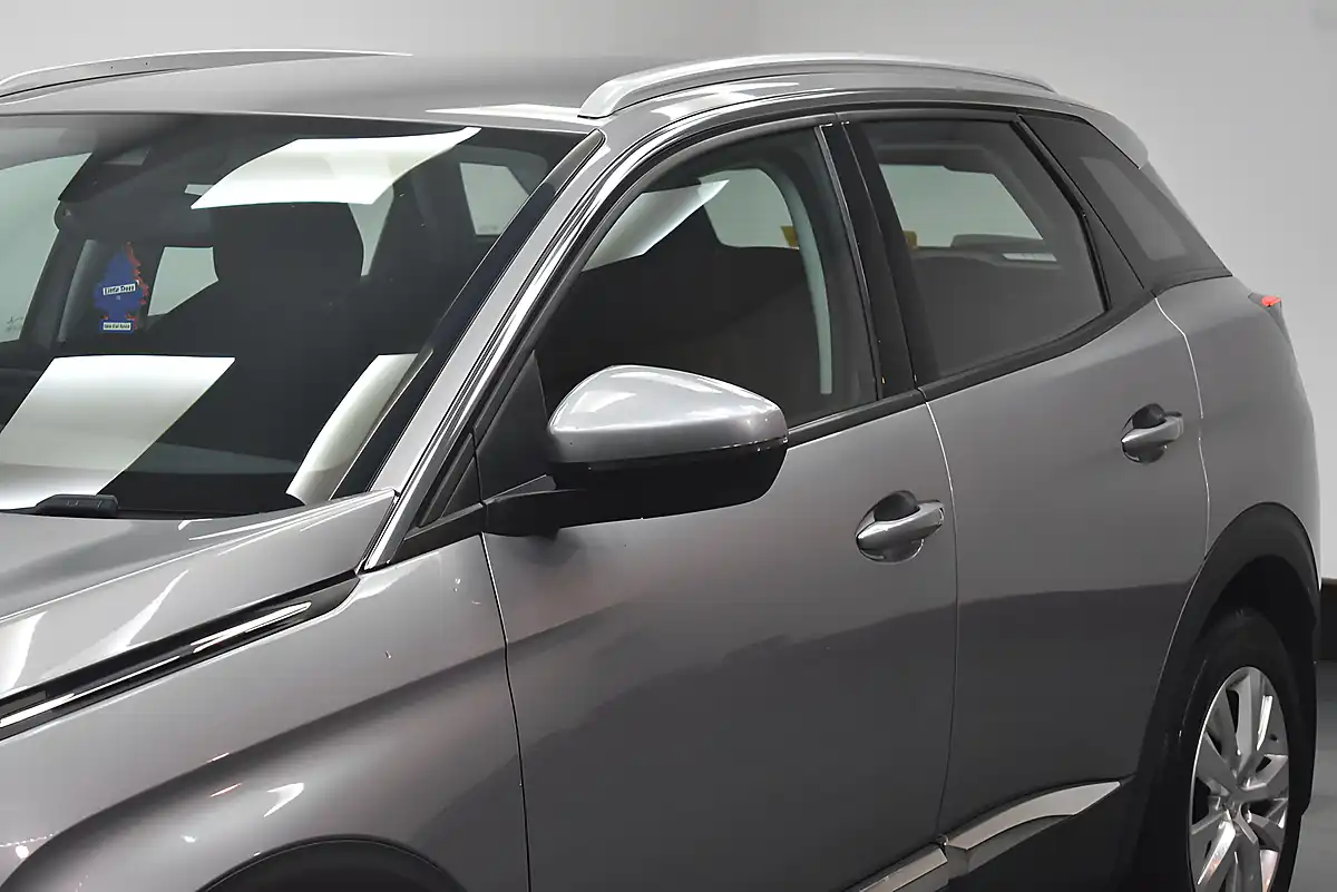 Used 2019 Peugeot 3008 Active Grey - Interior and Exterior details 7