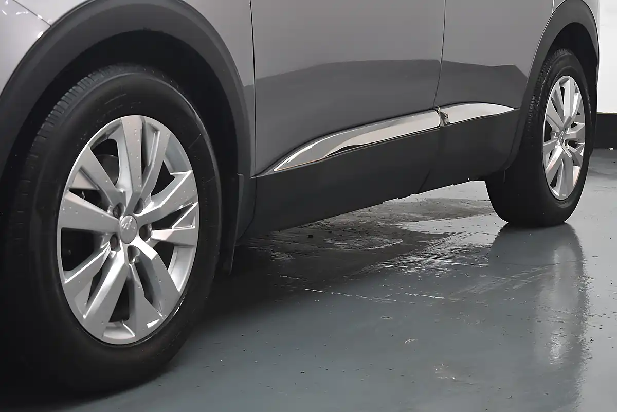 Used 2019 Peugeot 3008 Active Grey - Interior and Exterior details 8