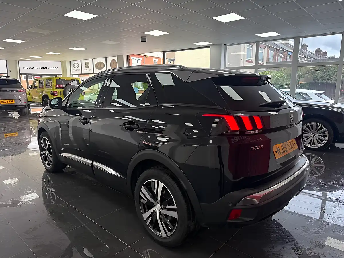 Used 2019 Peugeot 3008 Allure Black - Interior and Exterior details 11