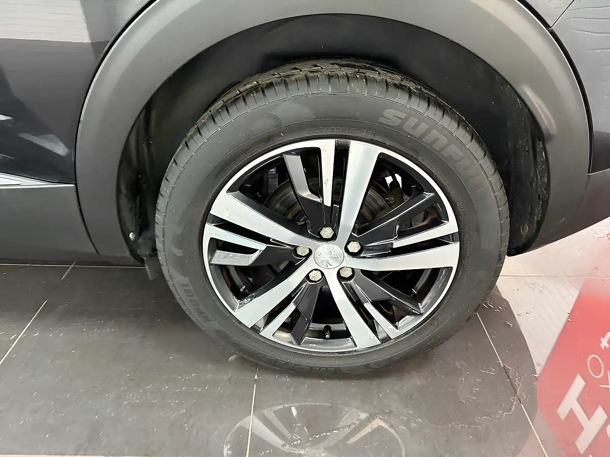 Used 2019 Peugeot 3008 Allure Black - Interior and Exterior details 12
