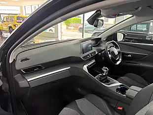 Used 2019 Peugeot 3008 Allure Black - Interior and Exterior details 13