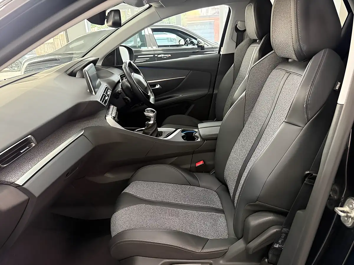 Used 2019 Peugeot 3008 Allure Black - Interior and Exterior details 14