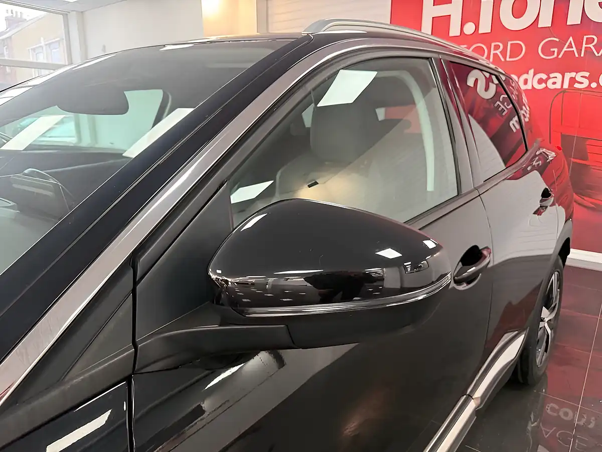 Used 2019 Peugeot 3008 Allure Black - Interior and Exterior details 16