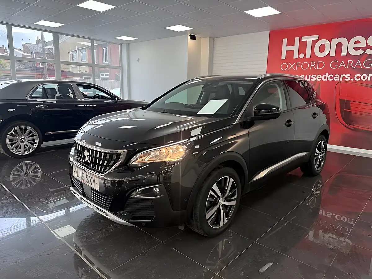 Used 2019 Peugeot 3008 Allure Black - Interior and Exterior details 18