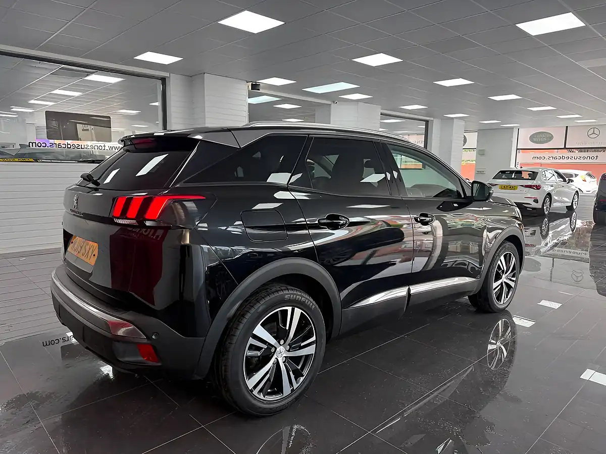 Used 2019 Peugeot 3008 Allure Black - Interior and Exterior details 2