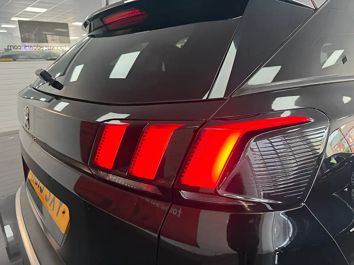 Used 2019 Peugeot 3008 Allure Black - Interior and Exterior details 7