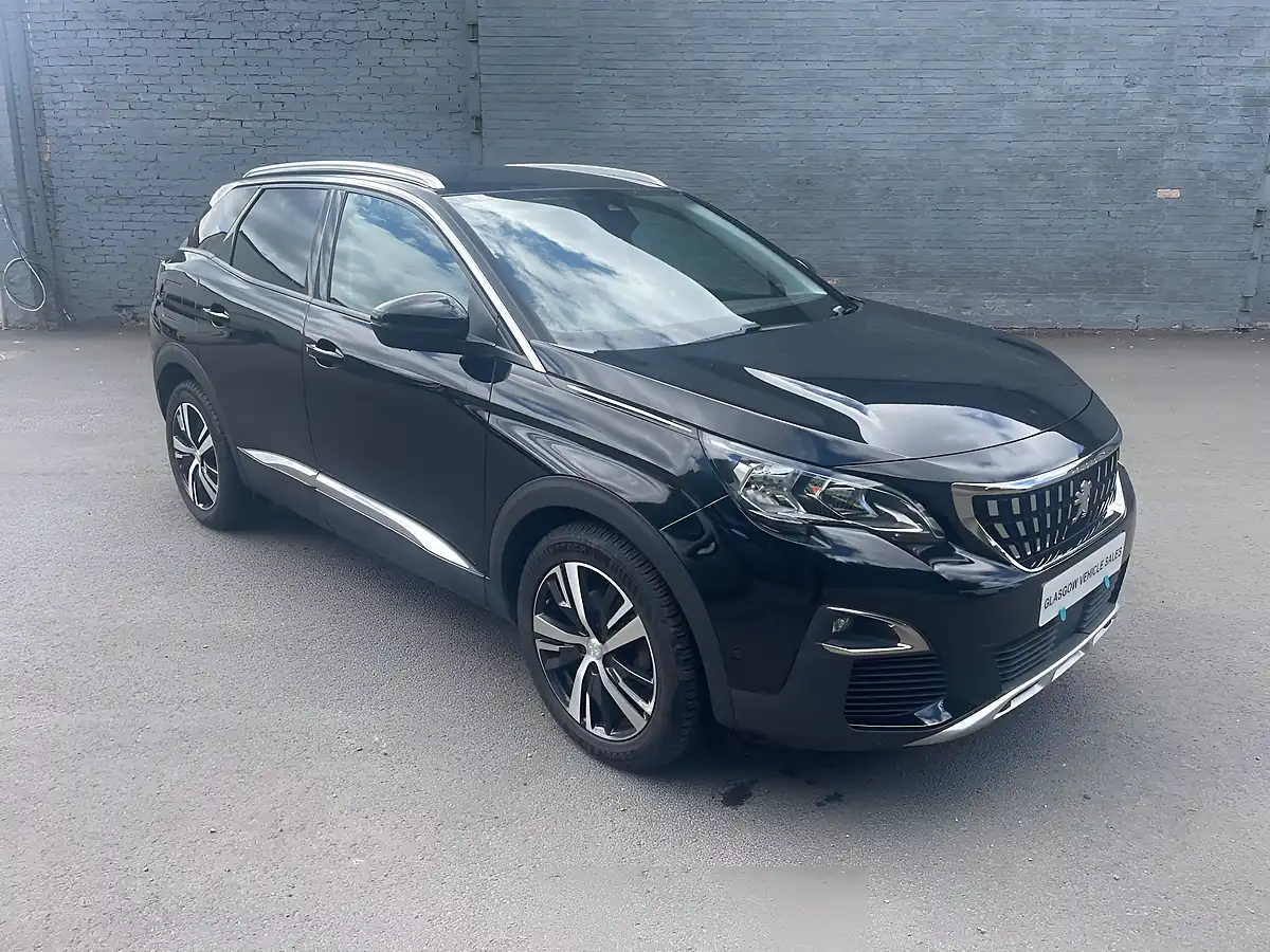 Used 2019 Peugeot 3008 Allure Black - Front View