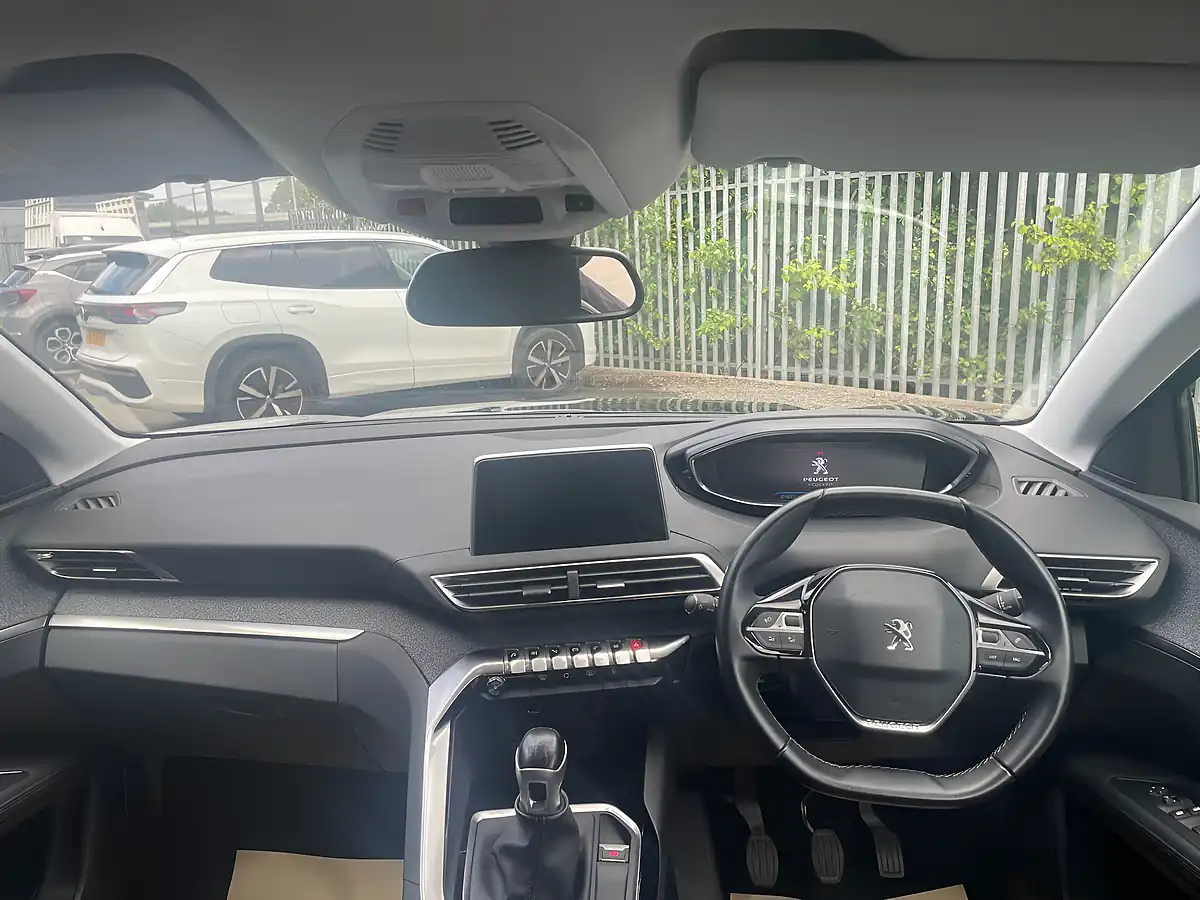 Used 2019 Peugeot 3008 Allure Black - Interior and Exterior details 12