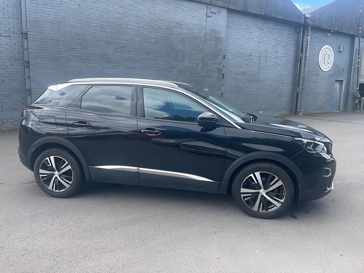 Used 2019 Peugeot 3008 Allure Black - Interior and Exterior details 4