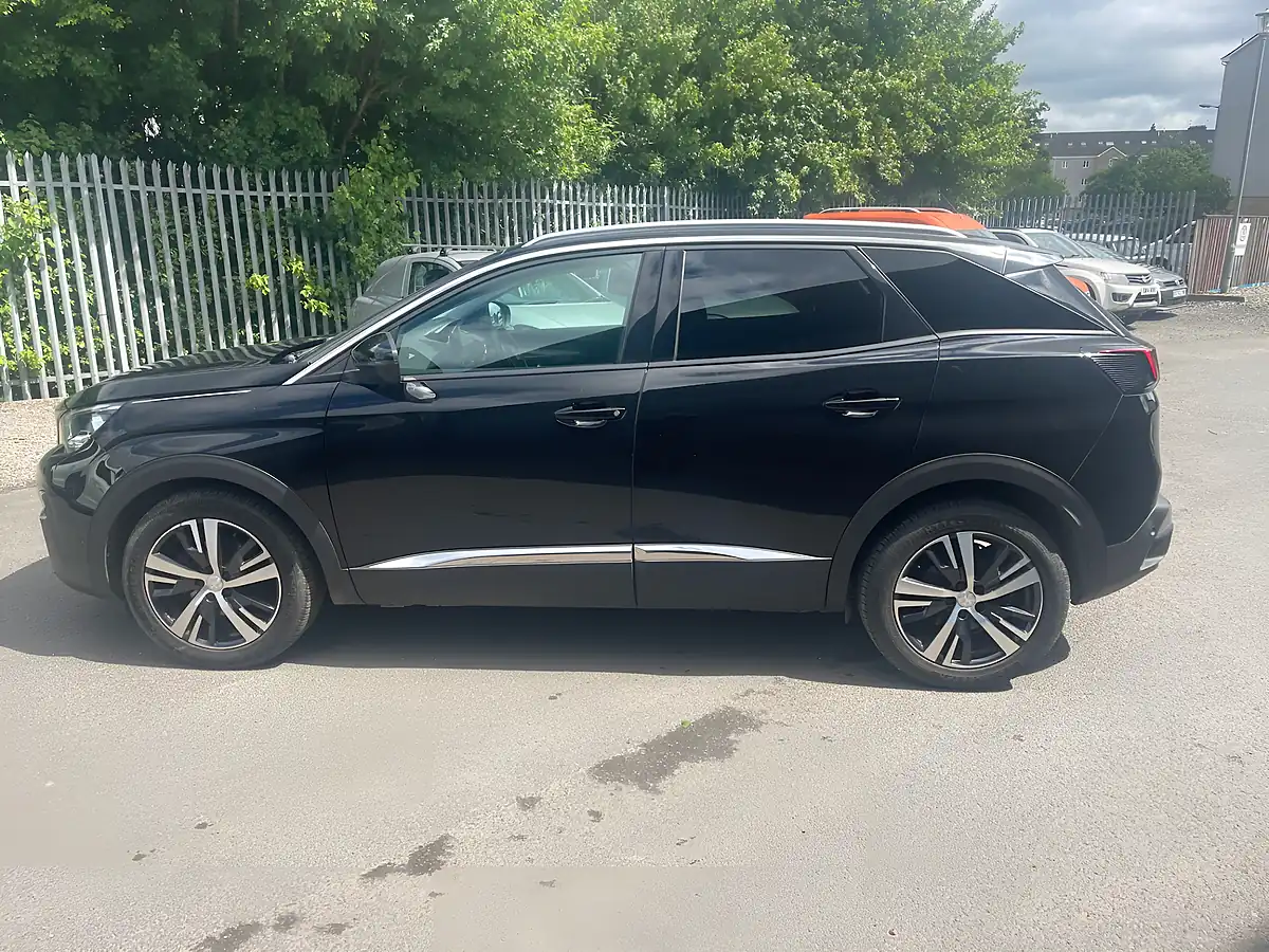 Used 2019 Peugeot 3008 Allure Black - Interior and Exterior details 6