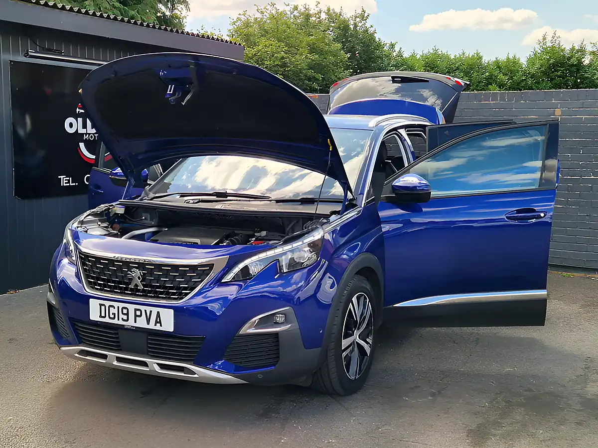 Used 2019 Peugeot 3008 Allure Blue - Interior and Exterior details 10
