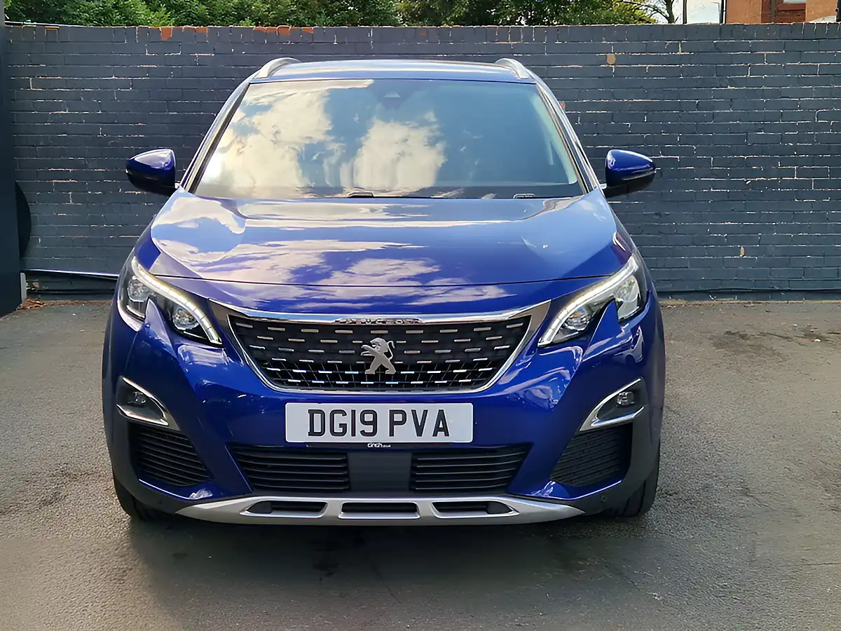 Used 2019 Peugeot 3008 Allure Blue - Interior and Exterior details 4