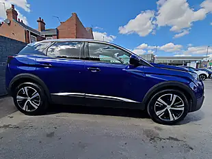 Used 2019 Peugeot 3008 Allure Blue - Interior and Exterior details 7