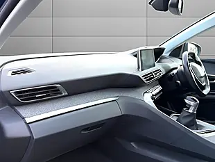 Used 2019 Peugeot 3008 Allure Blue - Interior and Exterior details 11