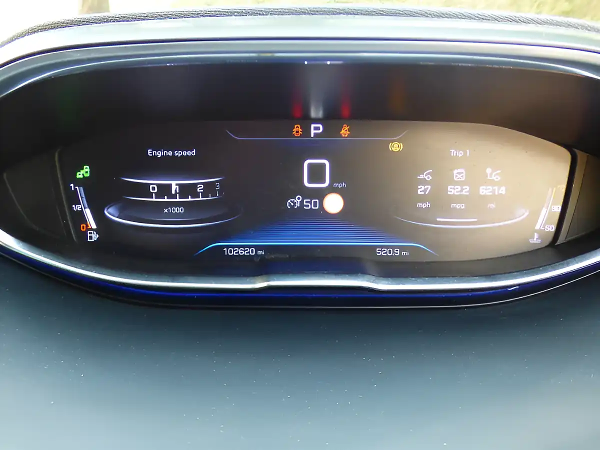 Used 2019 Peugeot 3008 Allure Bronze - Interior and Exterior details 11