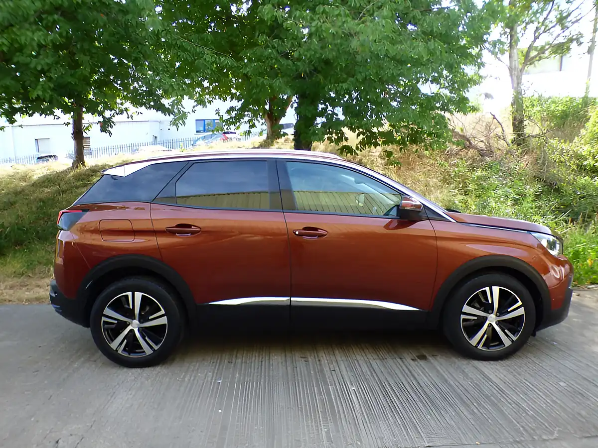 Used 2019 Peugeot 3008 Allure Bronze - Interior and Exterior details 13