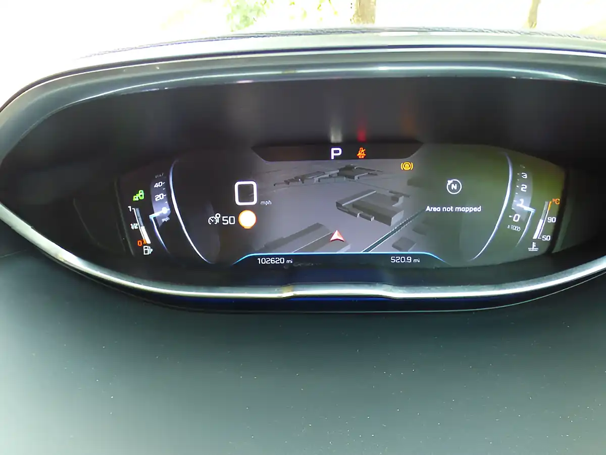 Used 2019 Peugeot 3008 Allure Bronze - Interior and Exterior details 16