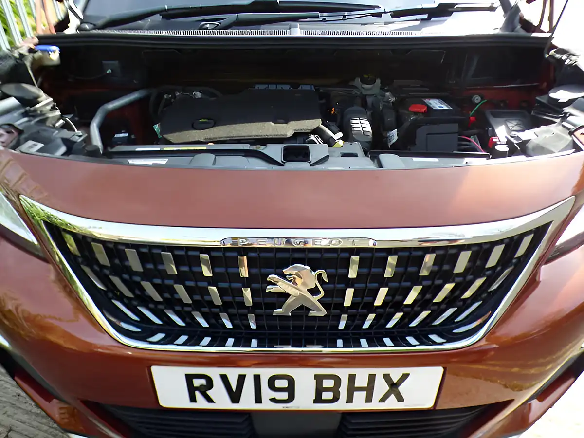 Used 2019 Peugeot 3008 Allure Bronze - Interior and Exterior details 18