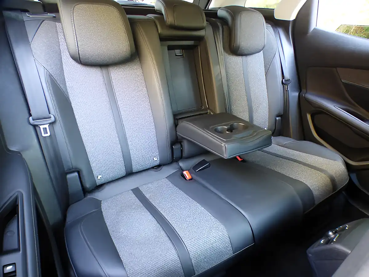 Used 2019 Peugeot 3008 Allure Bronze - Interior and Exterior details 20