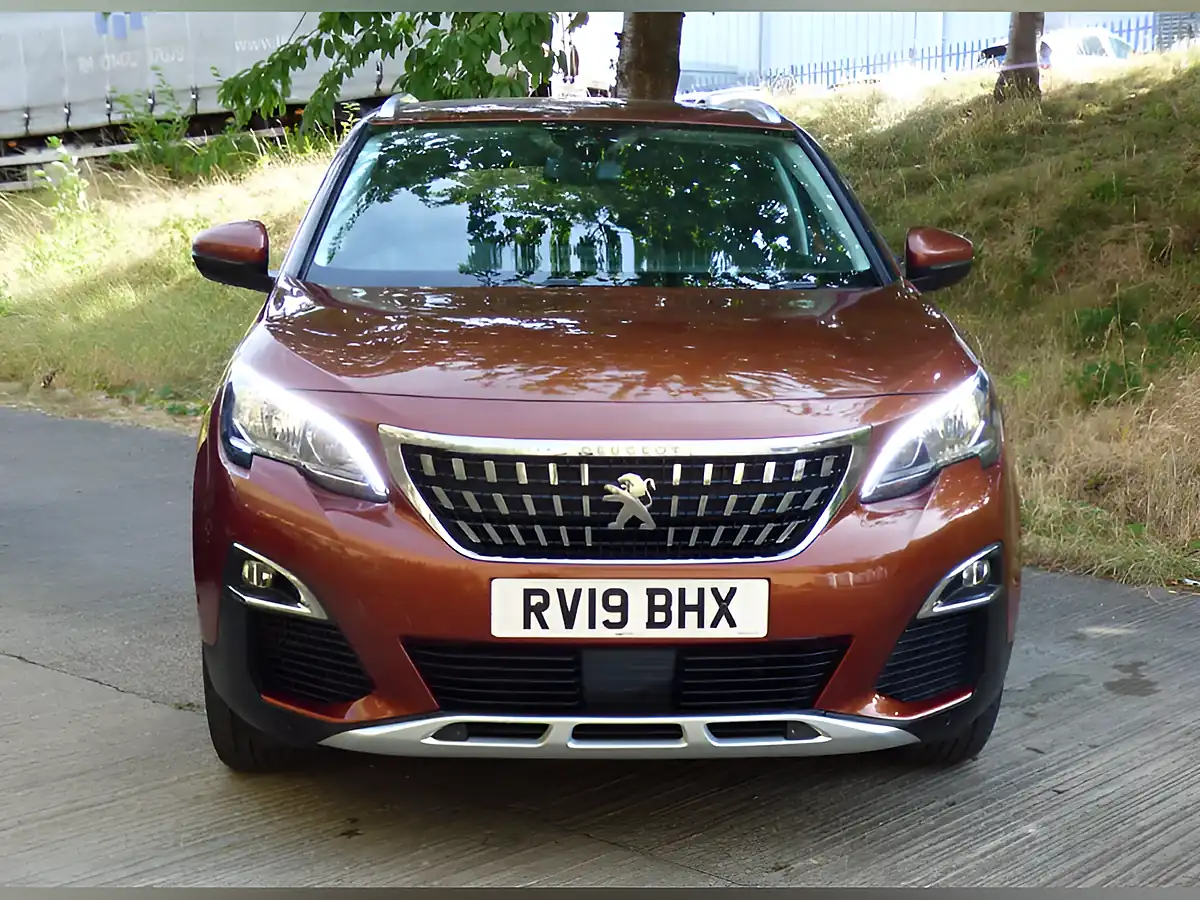 Used 2019 Peugeot 3008 Allure Bronze - Interior and Exterior details 4