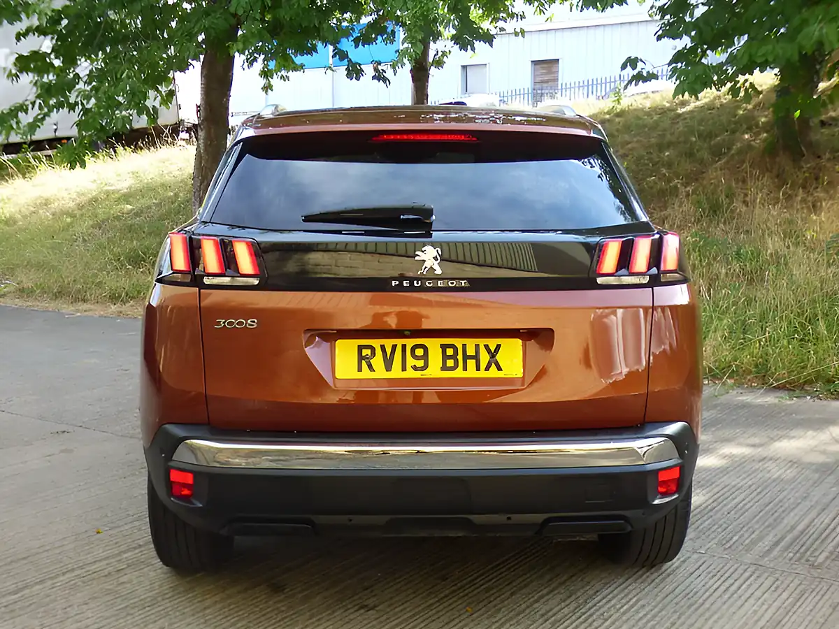Used 2019 Peugeot 3008 Allure Bronze - Interior and Exterior details 7