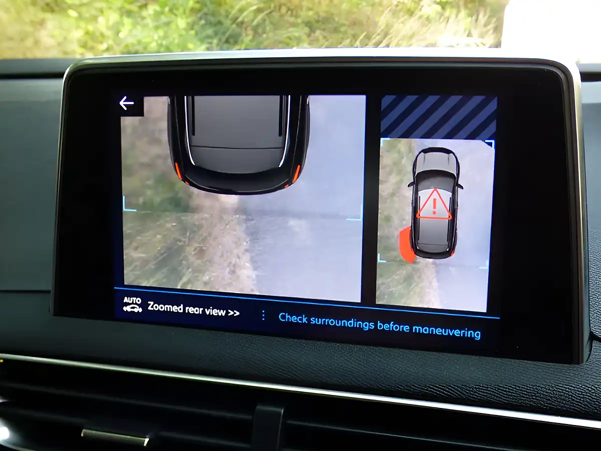 Used 2019 Peugeot 3008 Allure Bronze - Interior and Exterior details 9