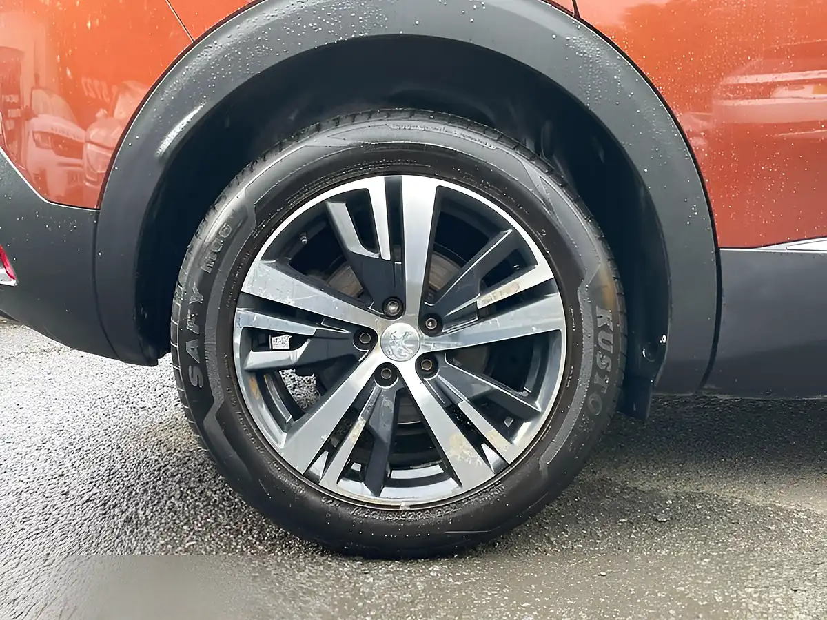 Used 2019 Peugeot 3008 Allure Bronze - Interior and Exterior details 10