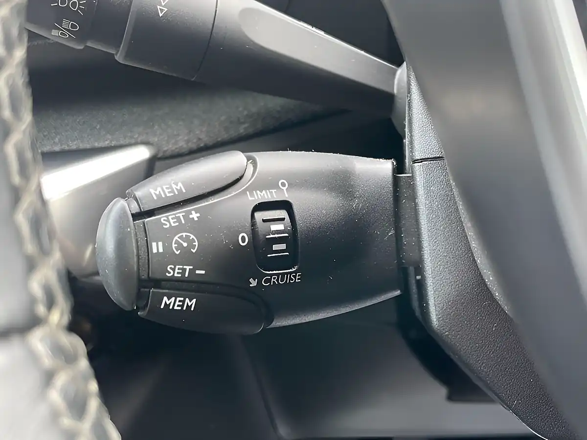 Used 2019 Peugeot 3008 Allure Bronze - Interior and Exterior details 20