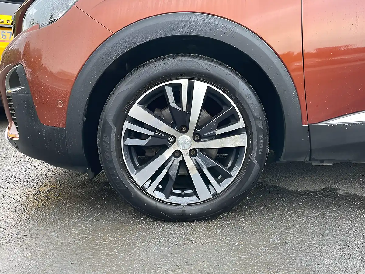 Used 2019 Peugeot 3008 Allure Bronze - Interior and Exterior details 5