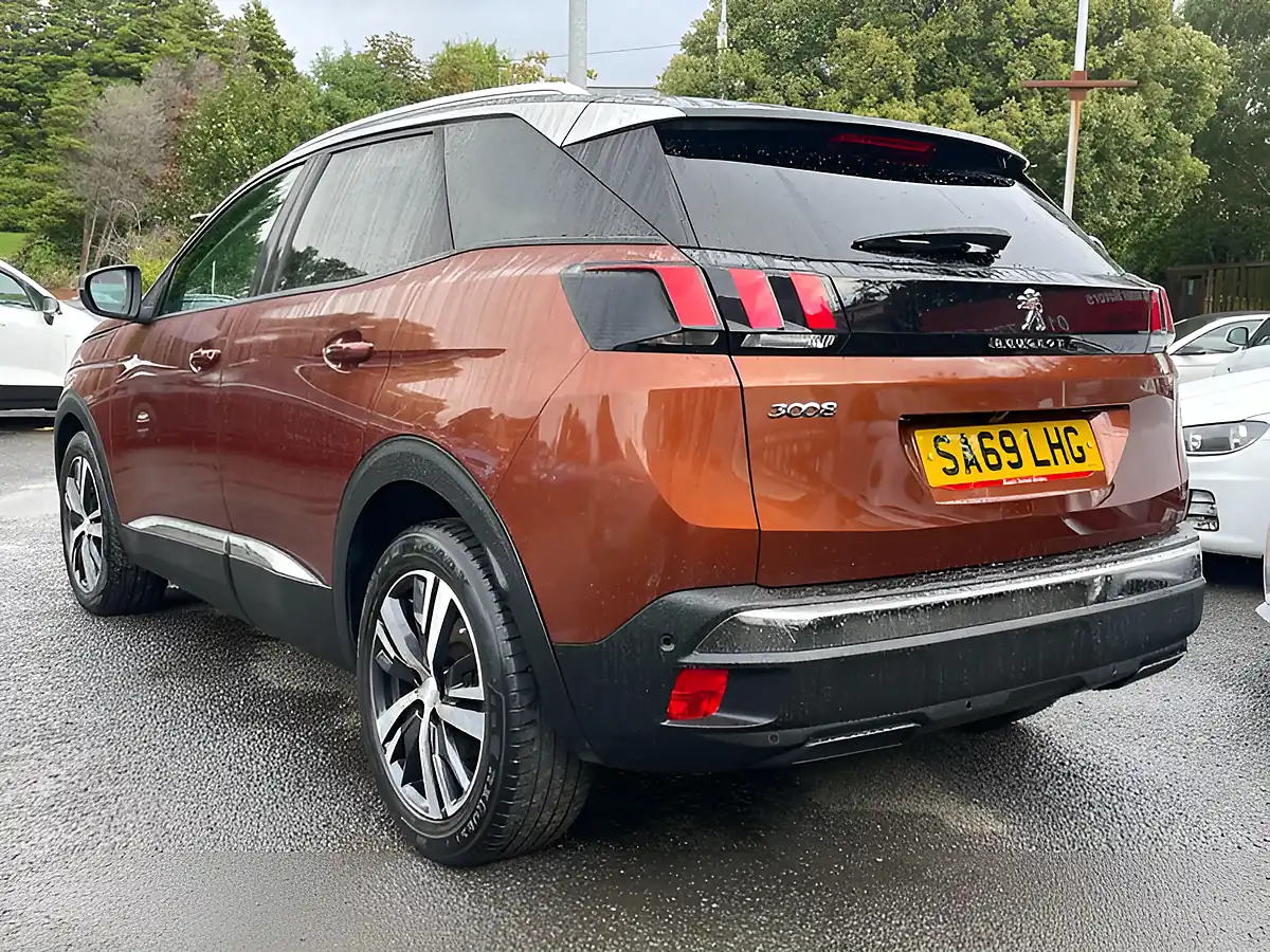 Used 2019 Peugeot 3008 Allure Bronze - Interior and Exterior details 8