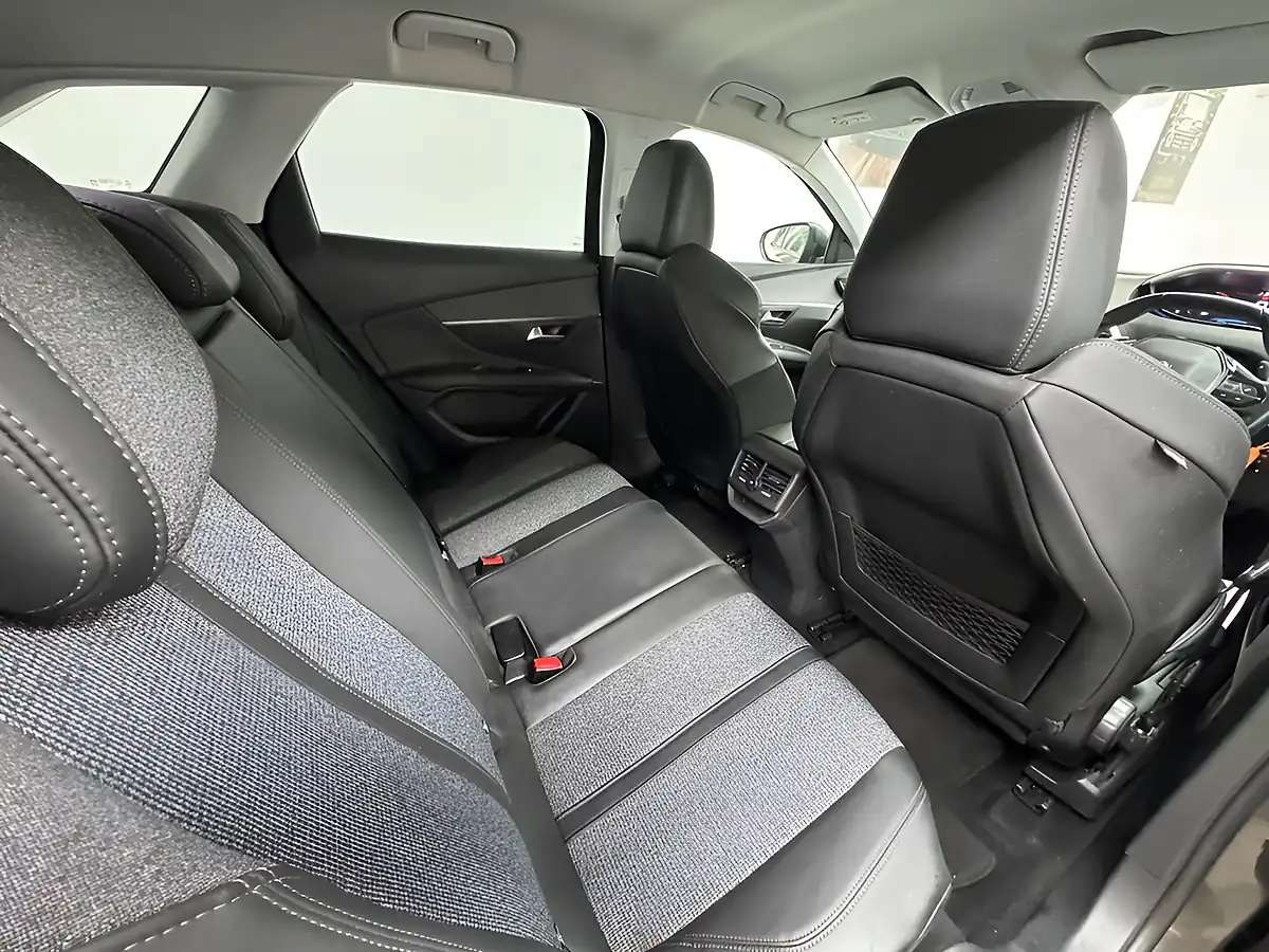 Used 2019 Peugeot 3008 Allure Grey - Interior and Exterior details 12
