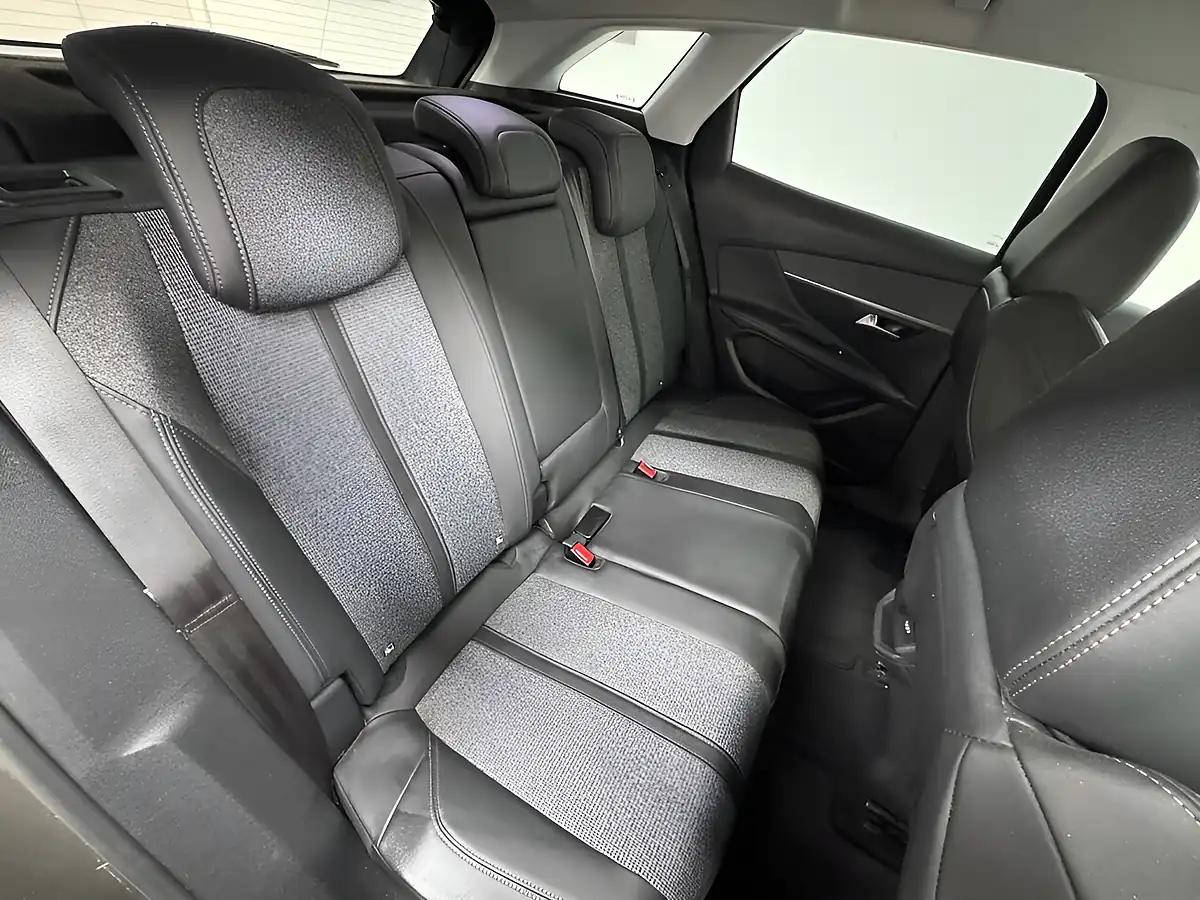 Used 2019 Peugeot 3008 Allure Grey - Interior and Exterior details 13