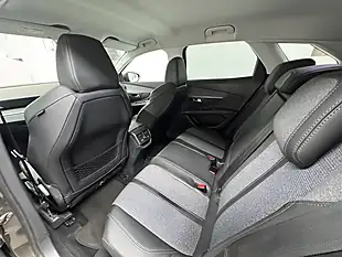 Used 2019 Peugeot 3008 Allure Grey - Interior and Exterior details 16