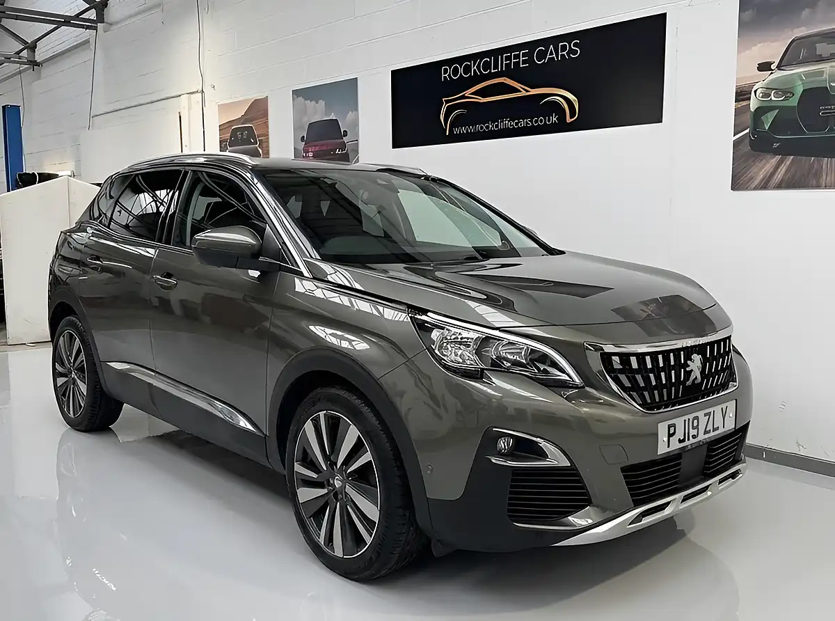 Used 2019 Peugeot 3008 Allure Grey - Interior and Exterior details 18