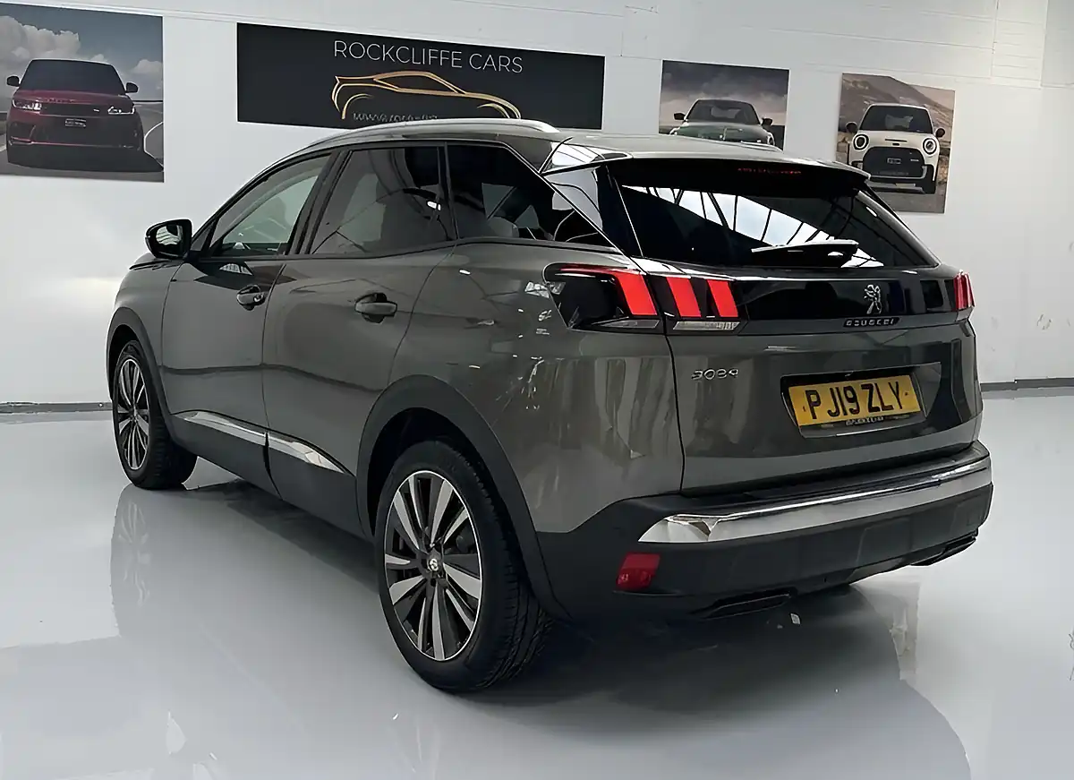 Used 2019 Peugeot 3008 Allure Grey - Interior and Exterior details 4