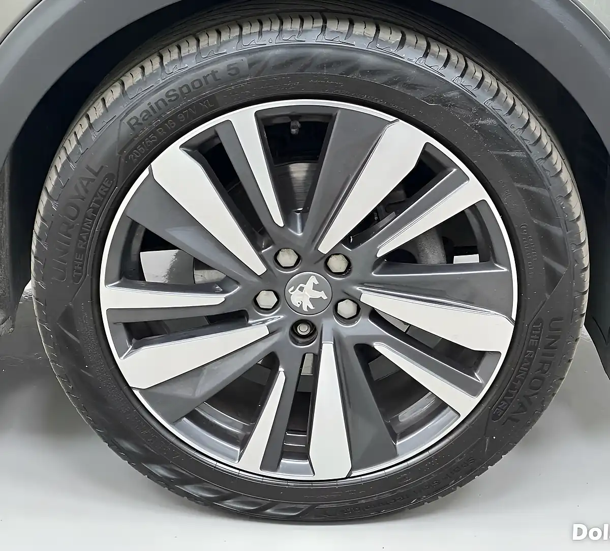 Used 2019 Peugeot 3008 Allure Grey - Interior and Exterior details 8
