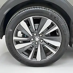 Used 2019 Peugeot 3008 Allure Grey - Interior and Exterior details 9