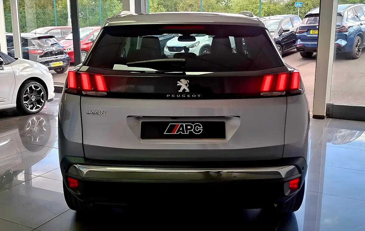 Used 2019 Peugeot 3008 Allure Grey - Interior and Exterior details 5