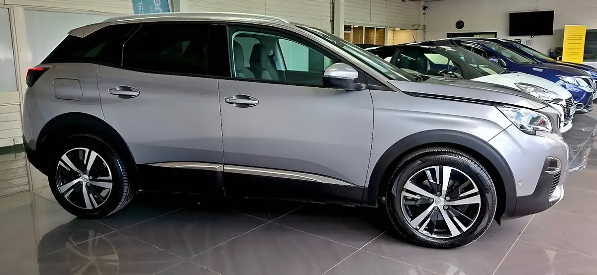 Used 2019 Peugeot 3008 Allure Grey - Interior and Exterior details 7