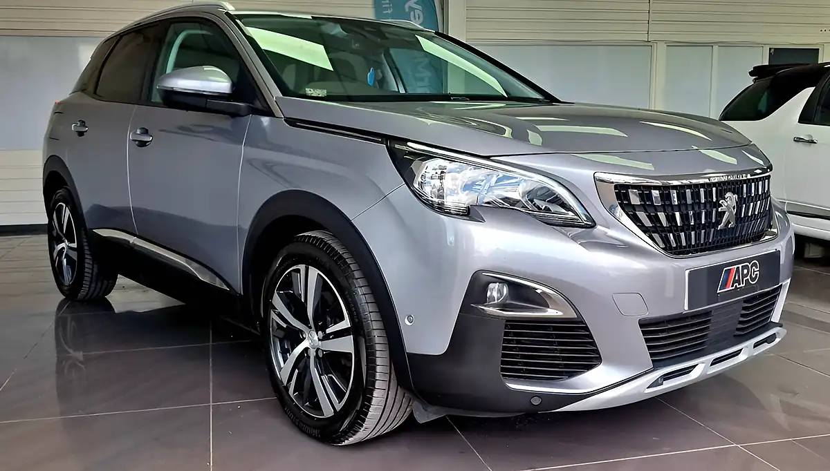 Used 2019 Peugeot 3008 Allure Grey - Interior and Exterior details 8