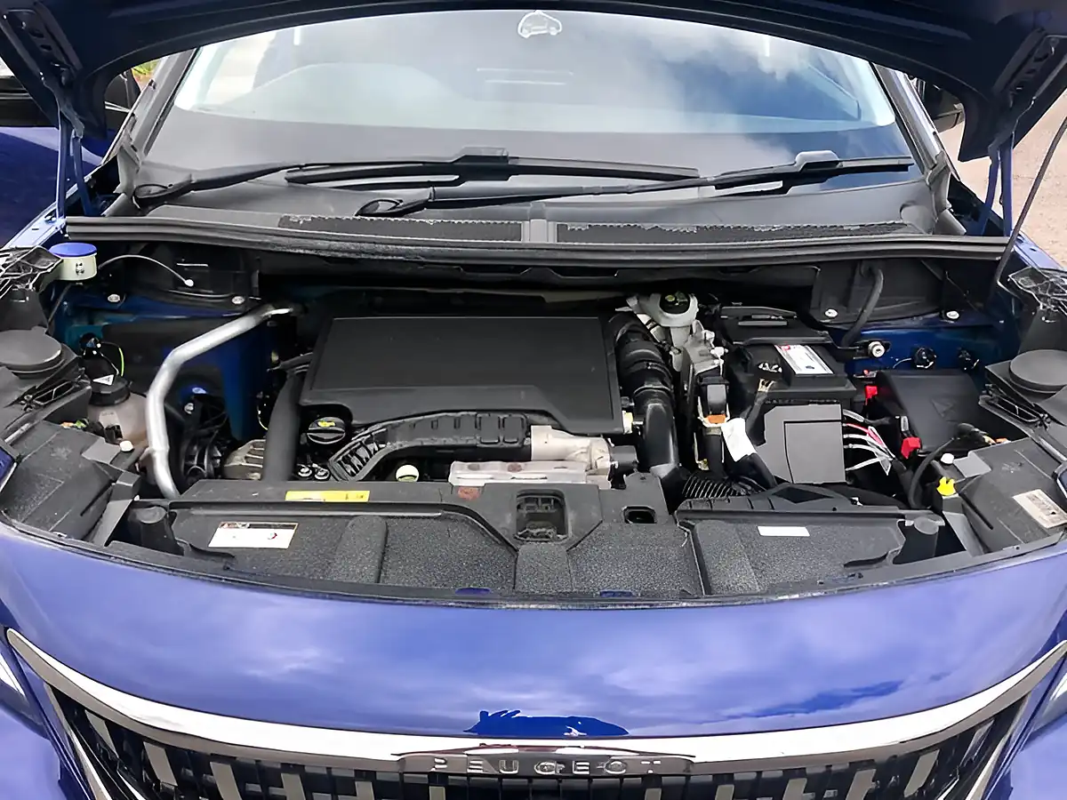 Used 2019 Peugeot 3008 Allure Magnetic Blue - Interior and Exterior details 18