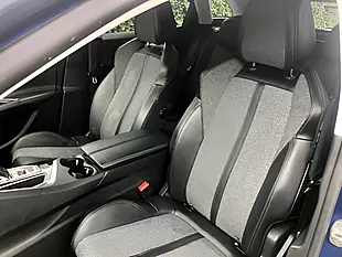 Used 2019 Peugeot 3008 Allure Magnetic Blue - Interior and Exterior details 6