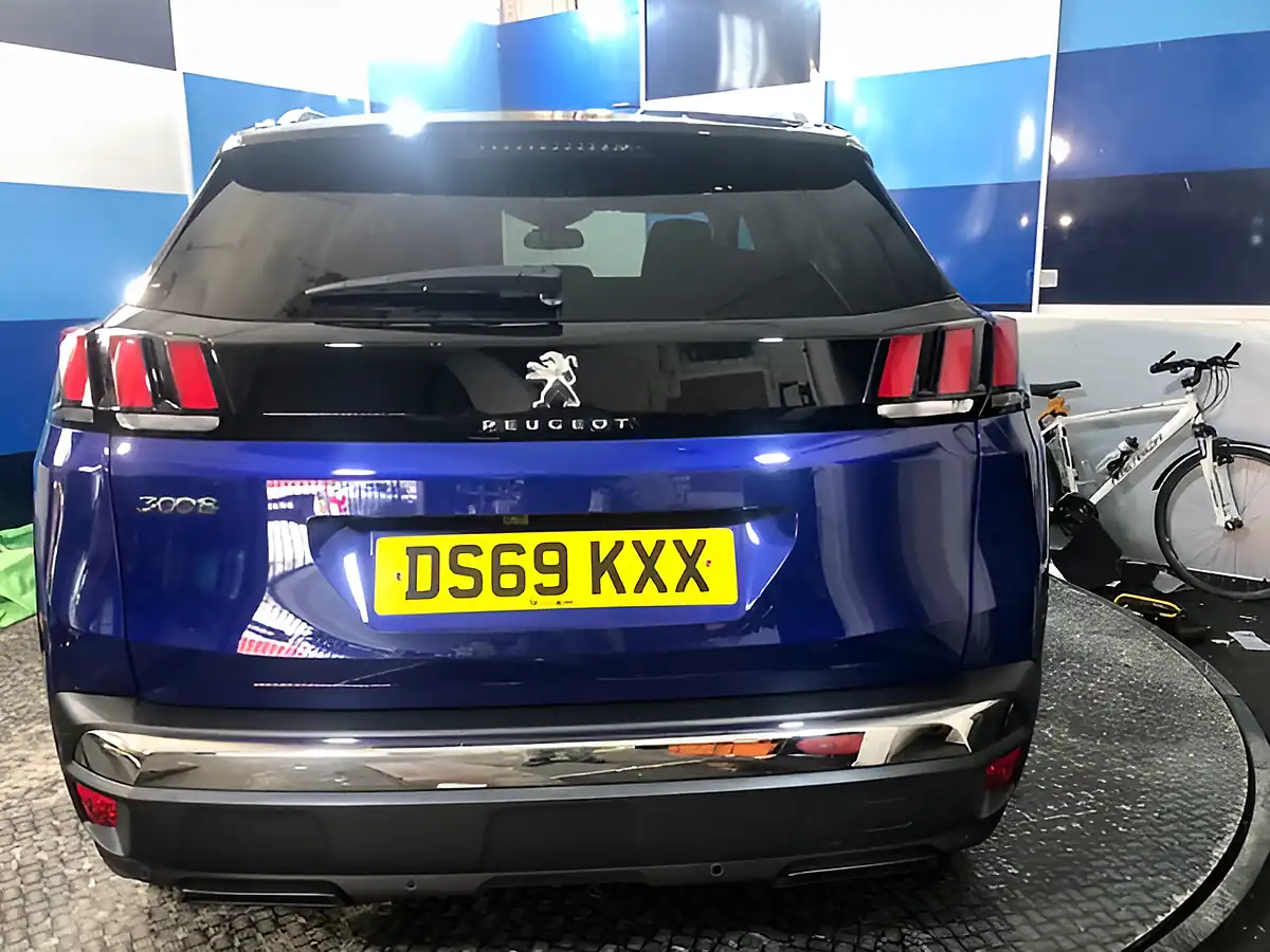 Used 2019 Peugeot 3008 Allure Magnetic Blue - Interior and Exterior details 9