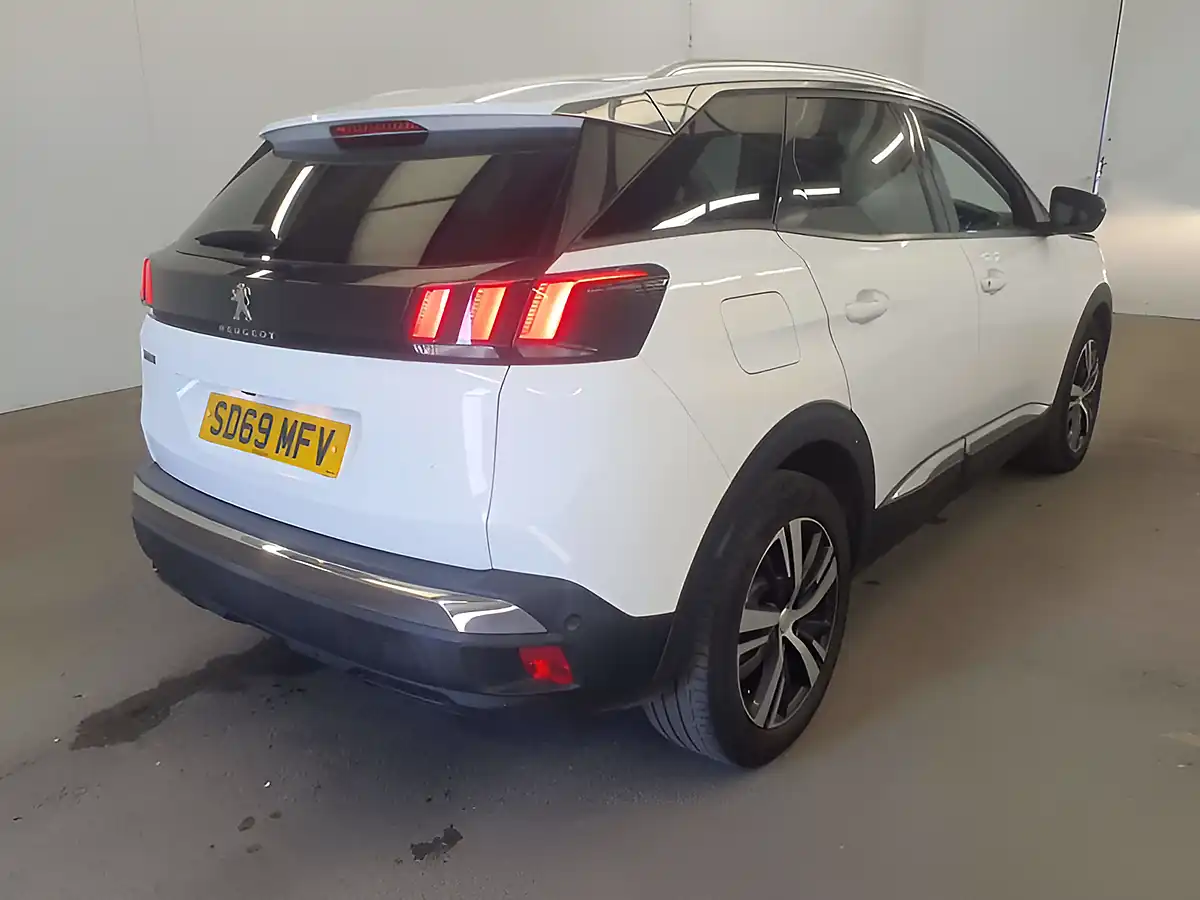 Used 2019 Peugeot 3008 Allure Pearlescent White - Interior and Exterior details 2