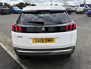 Used 2019 Peugeot 3008 Allure White - Interior and Exterior details 7