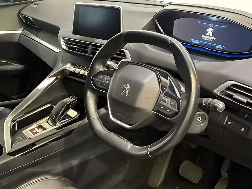 Used 2019 Peugeot 3008 Allure White - Interior and Exterior details 3