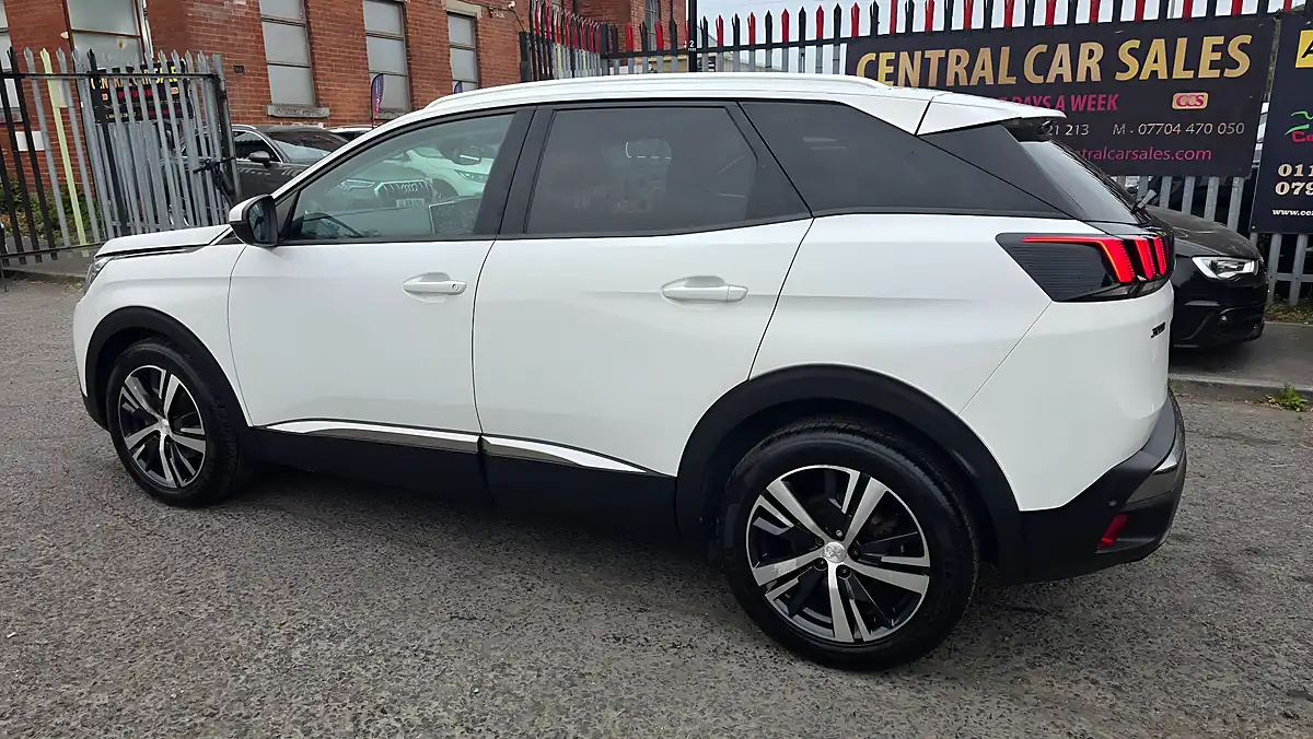 Used 2019 Peugeot 3008 Allure White - Interior and Exterior details 11